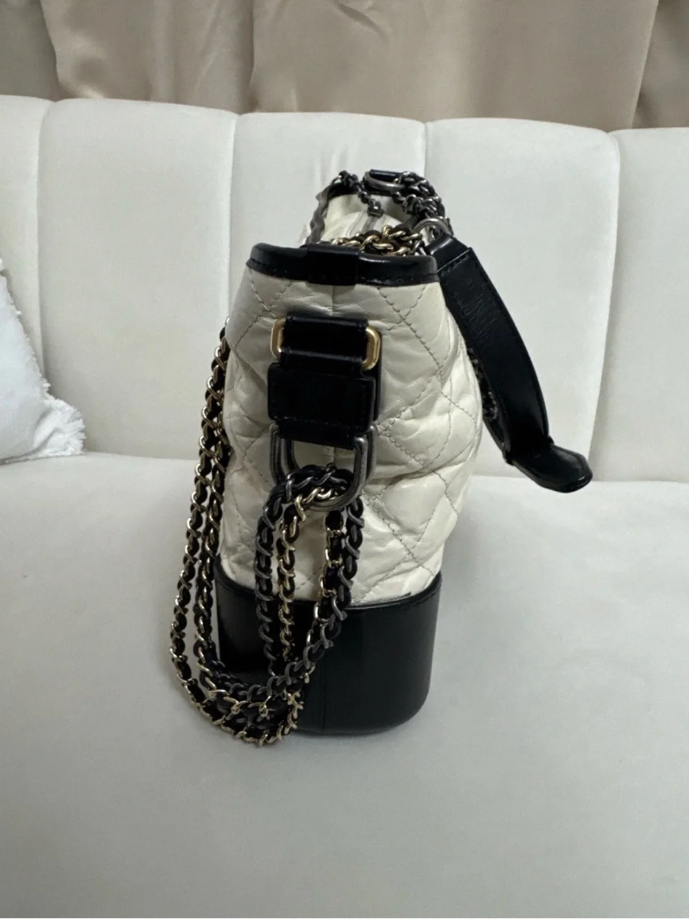 CHANEL preloved light